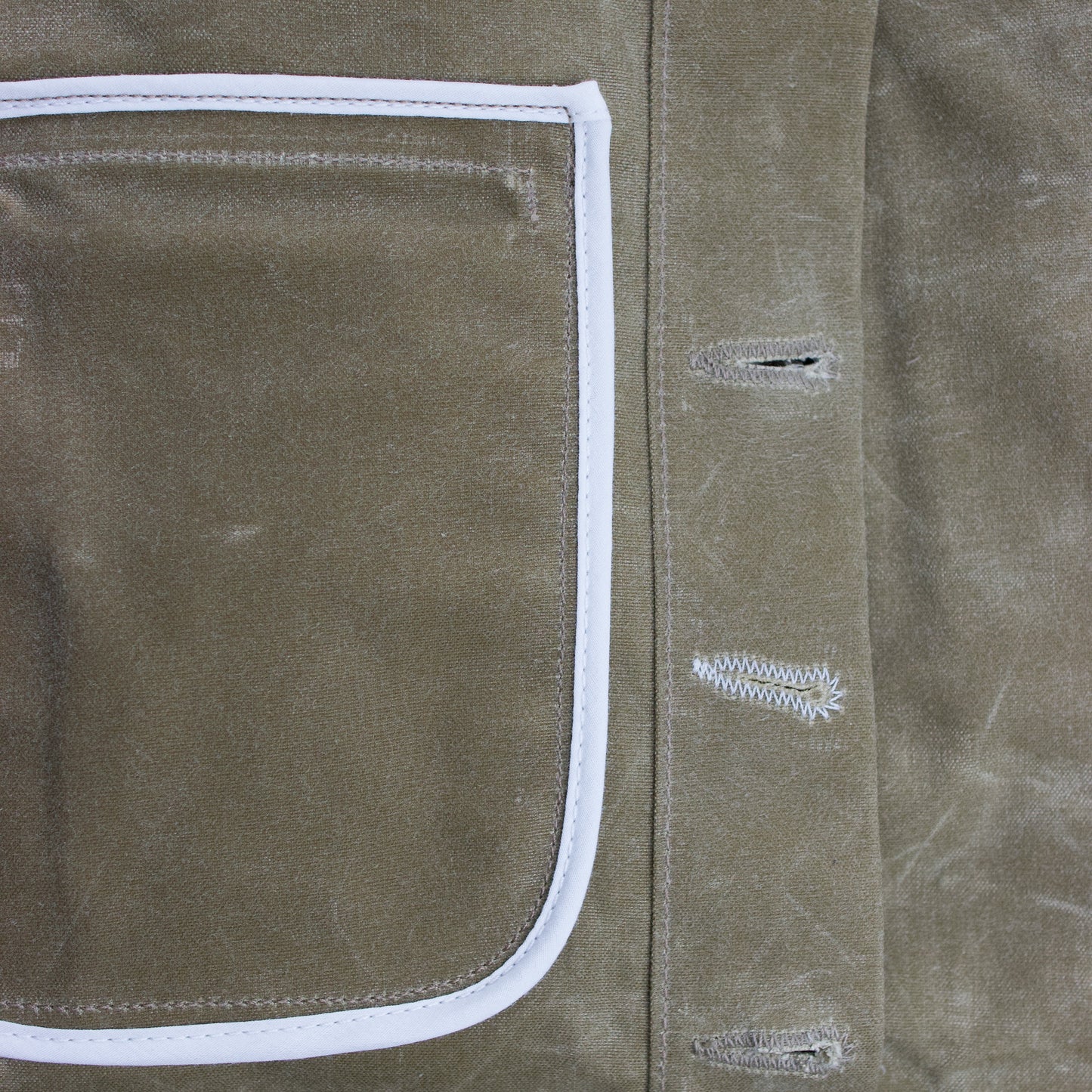 détail de poche intérieure de la veste supply de rogue territory