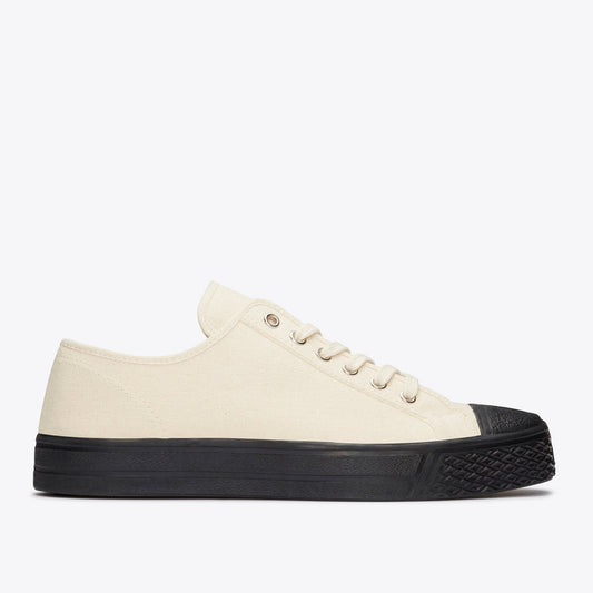 Low Top Vulcanised - White / Black Sole